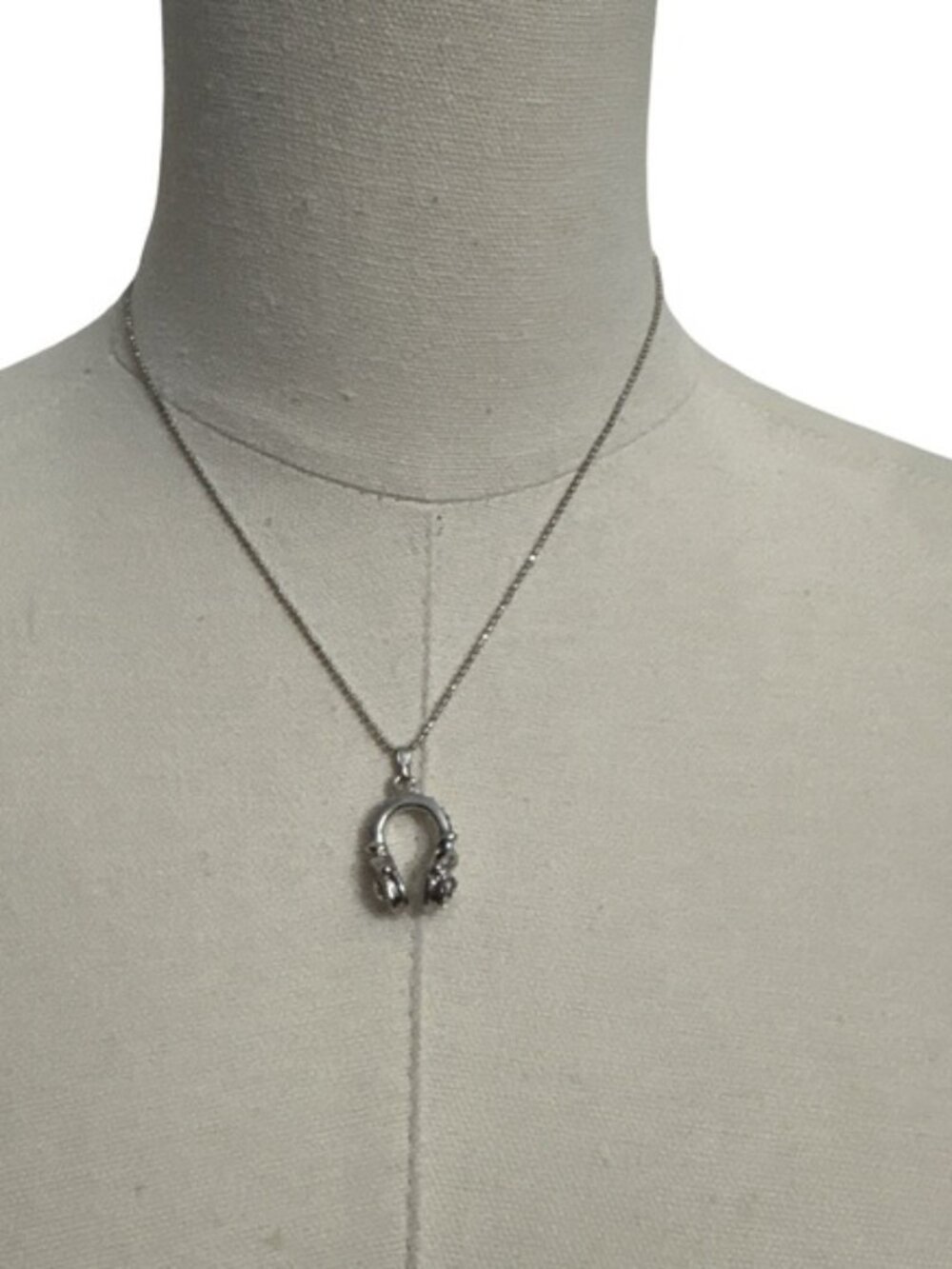 Necklace with rhinestone headphones Pendant - Picture 1 of 4
